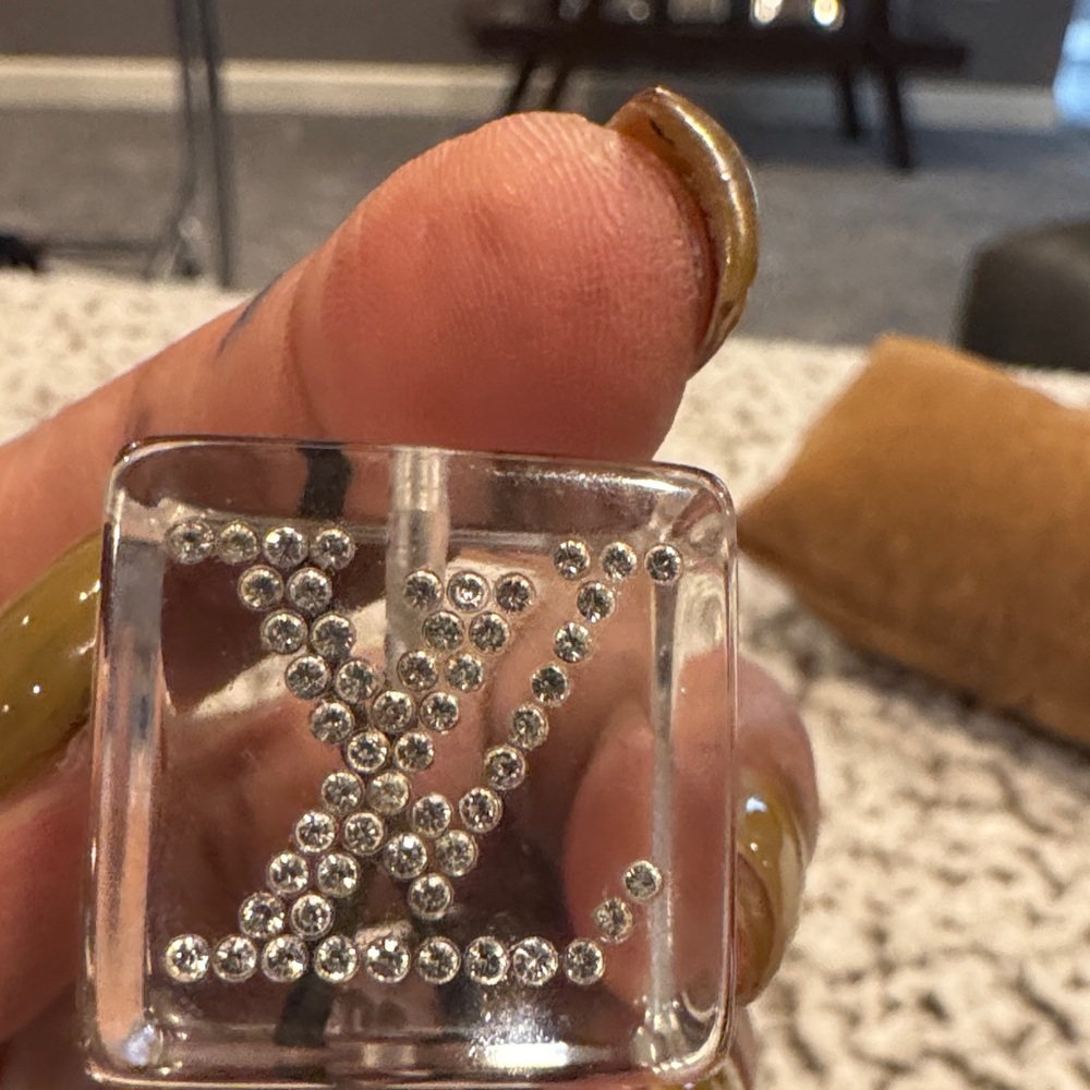 Louis Vuitton Clear and Gold Hair Accessory🥳🥳❌❌ - Picture 3 of 6